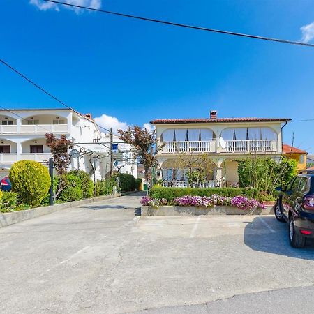 Apartments Mijatovic Lopar Exterior foto